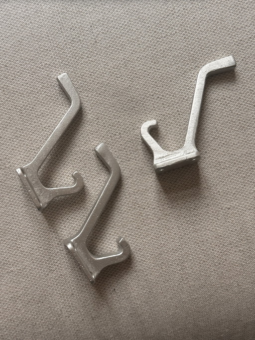 Crochet en aluminium de type 1 - BOLTS Hardware Store (Japan)