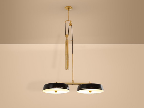 Image 1 of Gaetano Sciolari voor Stilnovo, beschilderde metalen messing katrolkroonluchter 1950