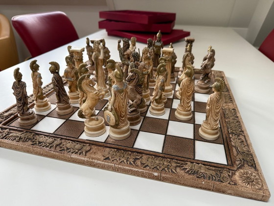 Image 1 of Jeu d'échecs en pierre naturelle, pièces grecques de haute qualité.