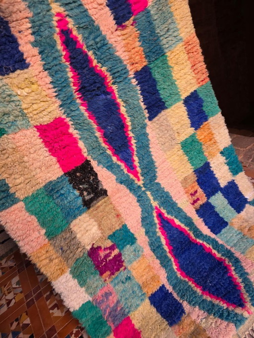 Boujaad-Teppich mit blauem Schachbrettmuster, 150 x 100 cm