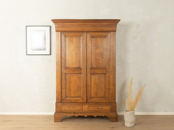 Antique Oak Wardrobe – Wood (photo 2 of 12)