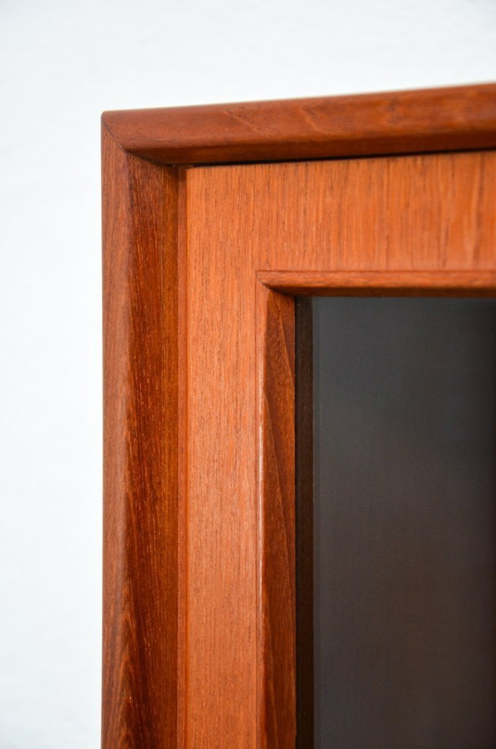 Image 1 of Vintage teakhouten vitrinekast, ladekast, dressoir, kledingkast, plank uit het midden van de vorige eeuw