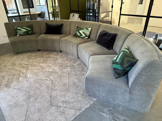 Image 1 of Mooie Ronde Bank van Sofa Company