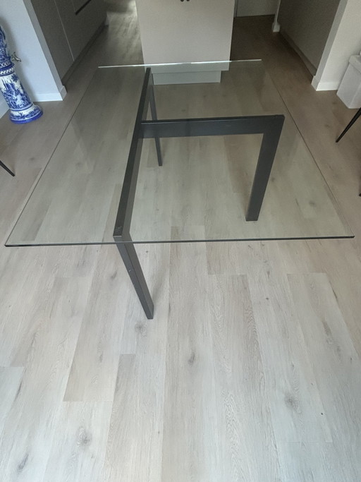 Minimalistisch Design Eettafel Met Glazen Blad – Glass, Metal (photo 2 of 7)