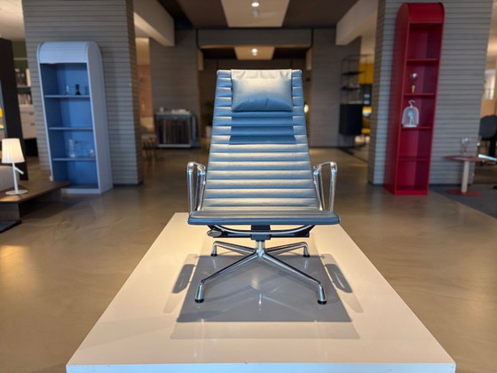 Vitra Alu Chair EA 124 – Armchairs, Leather (photo 2 of 3)