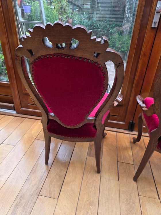 Due sedie antiche con rivestimento rosso, Sedie da camera, Legno, Tessile, Klassiek (foto 9 di 9)