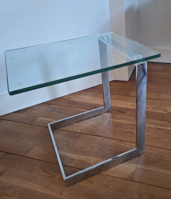 Image 1 of Mesa auxiliar de cristal cromado