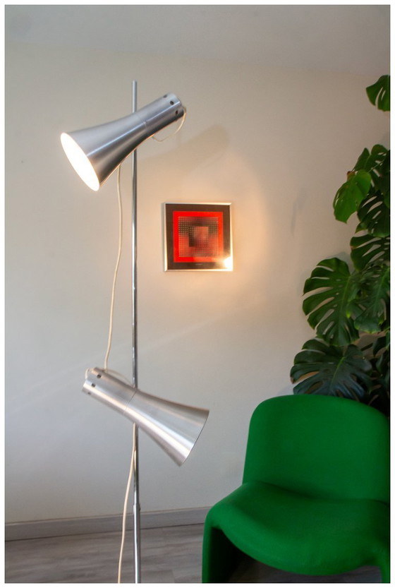 Image 1 of Staande lamp uit de jaren 70, Italië, chroom en aluminium.