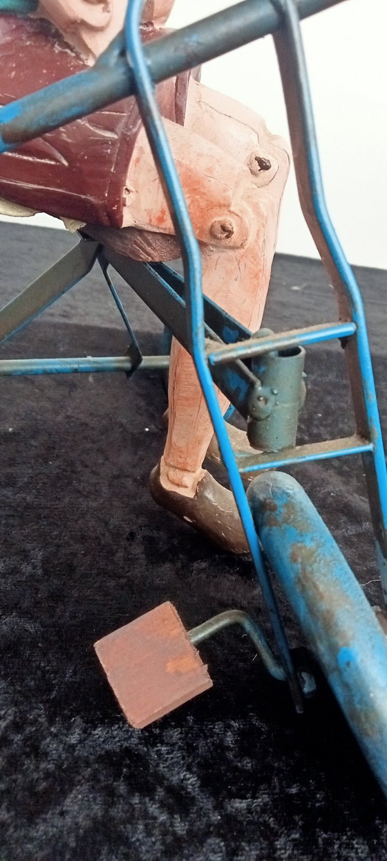 Image 1 of Objet de collection : Statue artisanale de Pinocchio sur un tricycle