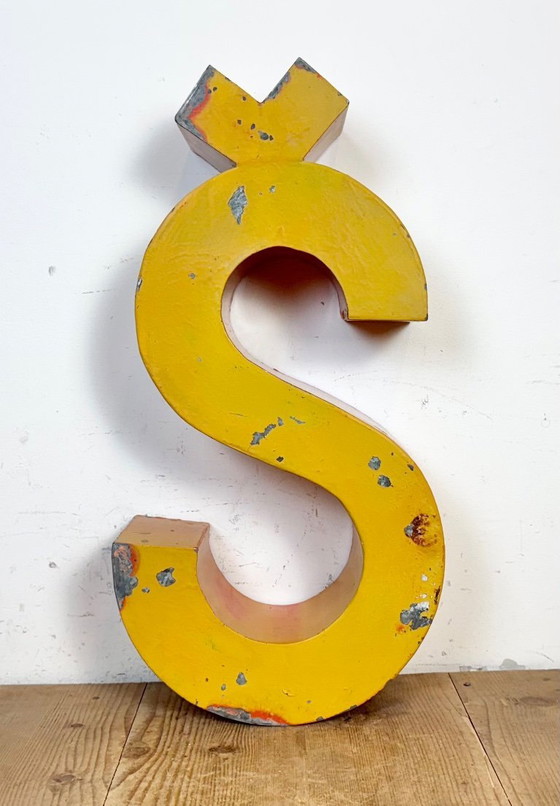 Image 1 of Grande lettera Š in ferro giallo vintage per facciata, anni '60