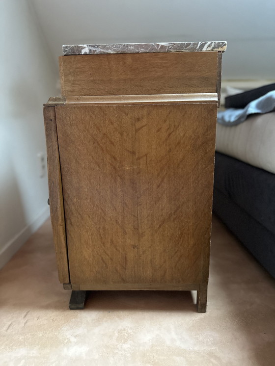 Image 1 of Origineel houten art deco nachtkastje voorzien van marmeren blad