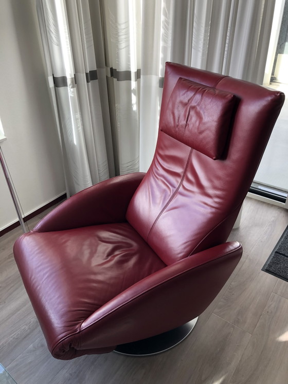 Image 1 of De Sede relaxfauteuil rood leer draaibaar