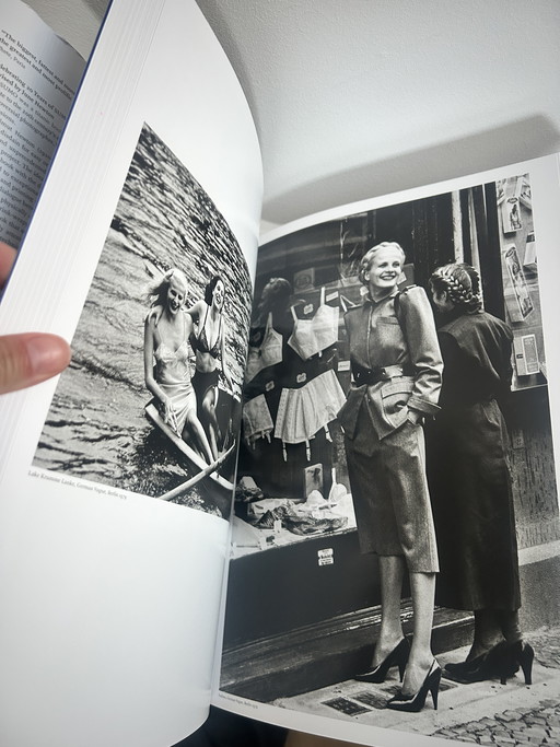 Helmut Newton : SUMO (Édition 20e anniversaire) – Relié sous étui

