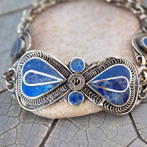 Boho Vintage Bracelet with Links and Lapis Lazuli Inlay: Set in Tibetan silver