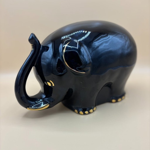 Iconic 80s elephant statue XXL Elki Steengoed Holland black