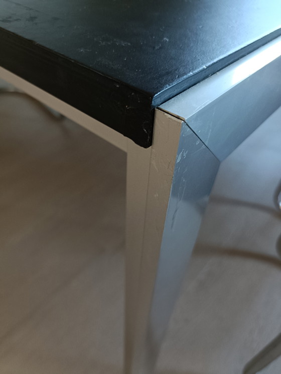 Image 1 of Eettafel zwart linoleum blad