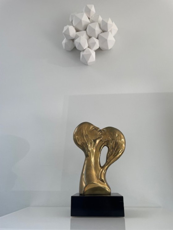 Image 1 of Sculpture en laiton « Le Couple » sur piédestal – 28,5 cm