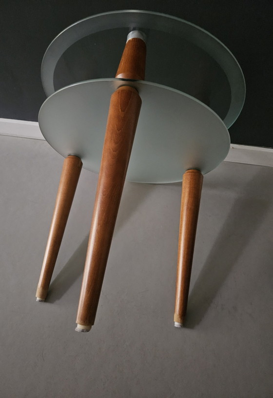Image 1 of Table d'appoint trépied en verre style futuriste années 1970