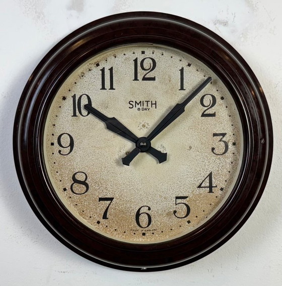 Image 1 of Vintage bruine bakelieten wandklok van Smith, jaren 50