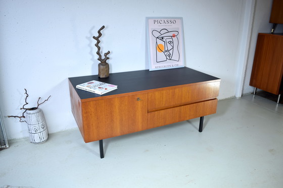 Image 1 of Buffet bas vintage en teck des années 1960, style milieu du siècle