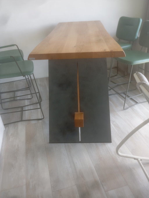Table de bar et chaises Bert Plantagie plus lampes