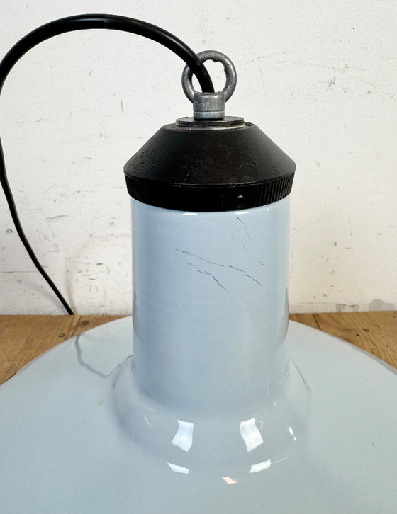 Image 1 of Lampada a sospensione industriale in smalto azzurro chiaro, anni '60