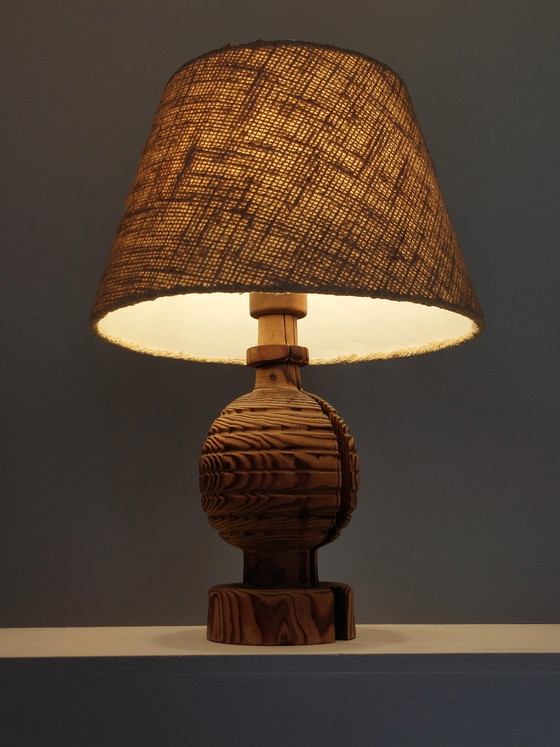 Image 1 of Zeldzame vintage tafellamp van grenenhout uit het midden van de vorige eeuw, Temde