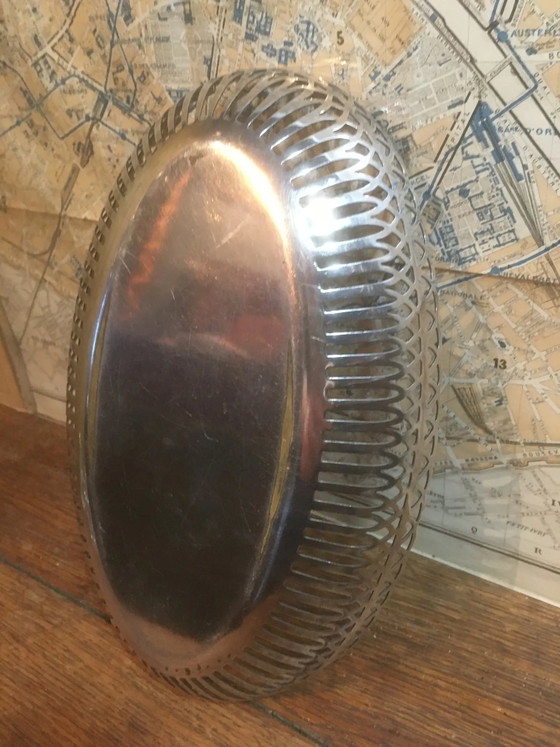 Opengewerkte zilverkleurige metalen broodmand – Schalen, Vintage (photo 6 of 8)