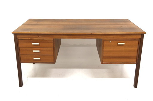 Scandinavian walnut desk, Arveskogs Möbelfabrik, Lammhult, Sweden, 1960