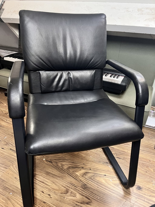 Mario Bellini voor Vitra Figura Imago fauteuil uit 1986 in zwart leder