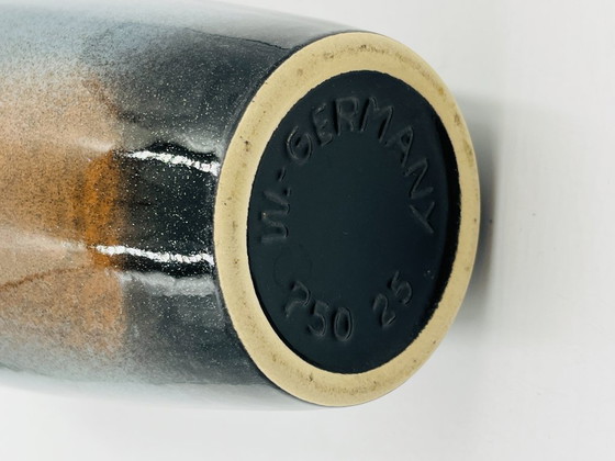 Image 1 of Vase Bay modernistische stijl met een grijsblauwe kleurovergang