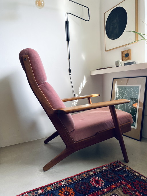 Fauteuil GE290 van Hans J. Wegner voor Getama