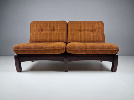 Vintage 2-zitsbank, jaren 70 – 2 zitsbanken, Textile, Wood (photo 2 of 10)