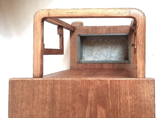 Image 1 of Klein art-deco kastje voor in de hal, 80 cm breed