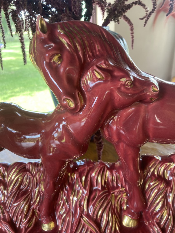 Image 1 of Cavalla JEAN in ceramica Art Déco francese degli anni '30 con puledro