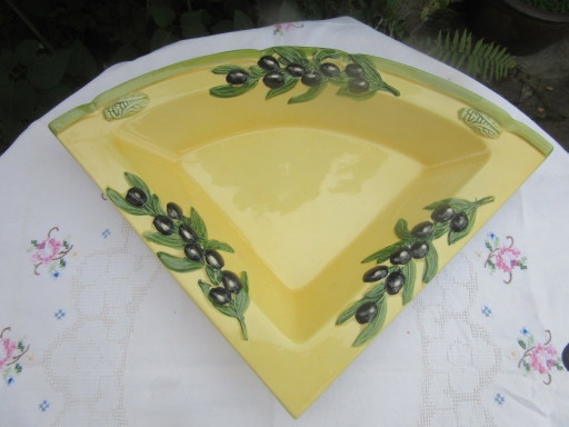 Oliva Rustica by Clay Art-EDW-Grote keramische driehoekige serveerschaal/bord vintage