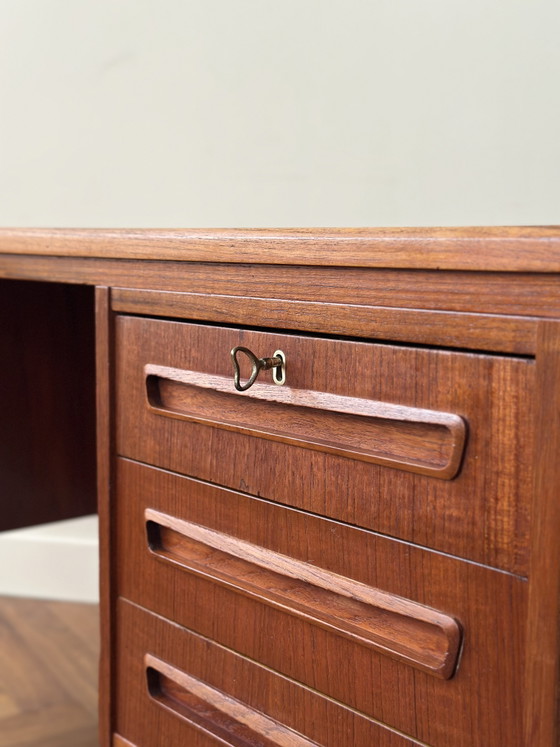 Image 1 of Scrivania dal design vintage in legno di teak danese, anni '50/'60/'70