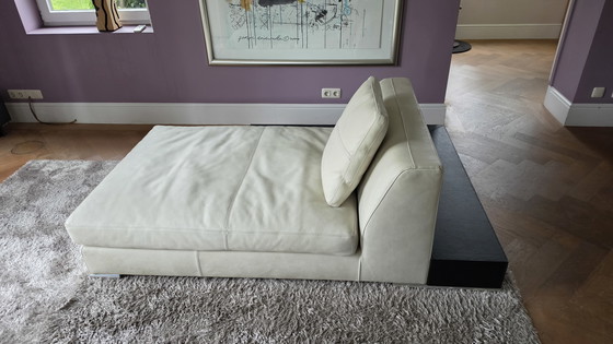 Image 1 of Chaise longue de piel blanca, Frigerio Modern & Comfortable