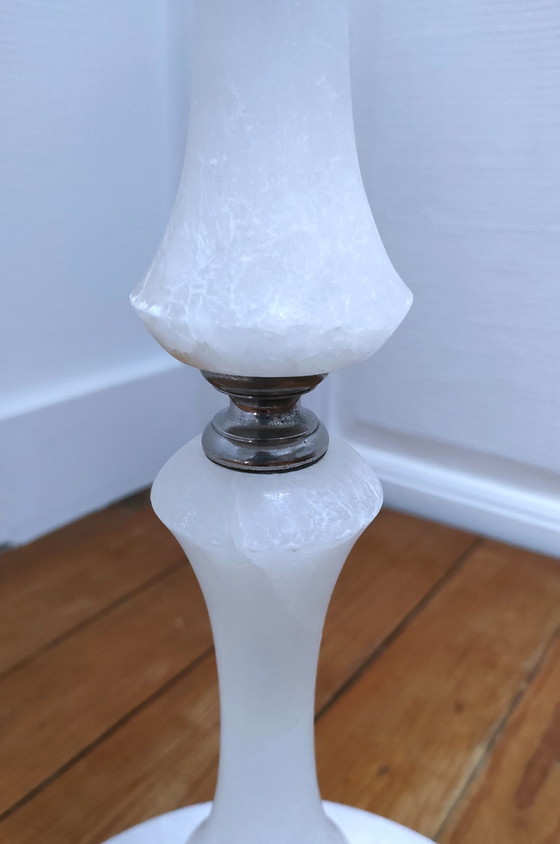 Image 1 of Alabaster-Stehleuchte und Metall-Radkappen 70er Jahre