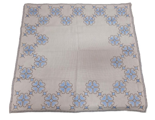 Vintage handgeborduurd tafelkleed 60 x 60 cm