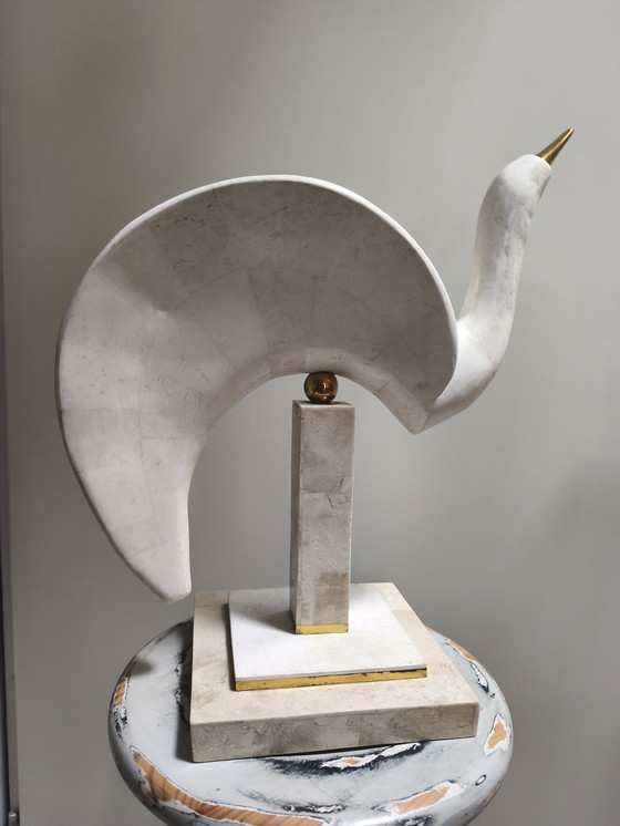 Image 1 of Autentico uccello acquatico in pietra tassellata Maitland-Smith su piedistallo - Stile Hollywood Regency