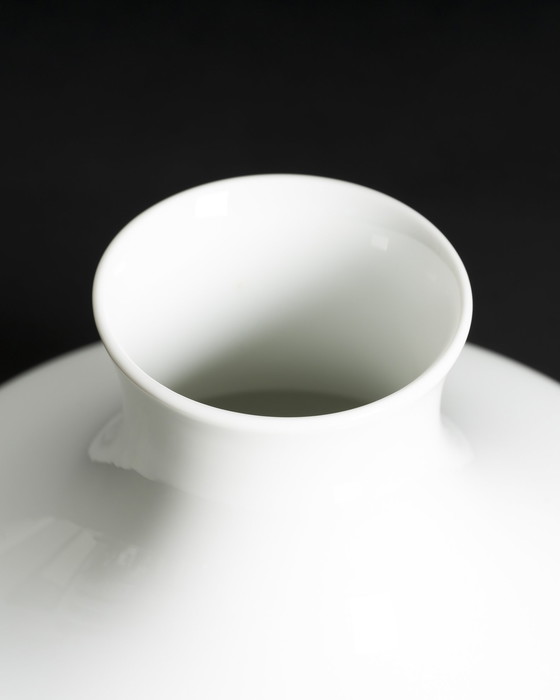 Image 1 of Werner Uhl ROSENTHAL Vase en porcelaine Duo UFO Noir mat & Blanc brillant