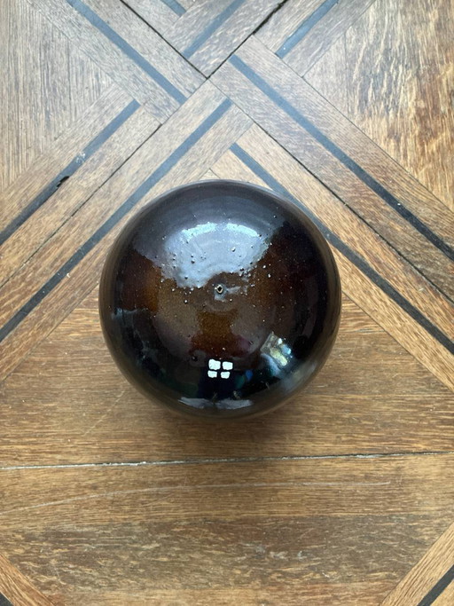 Schwarze glasierte Keramikkugel, Studiokeramik, Unikat – servies, Ceramic (photo 2 of 3)