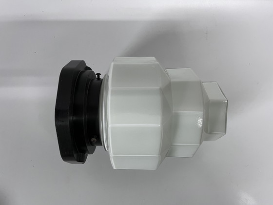 Image 1 of Lampada da soffitto vintage Skyscraper in vetro opalino bianco con attacco in bachelite