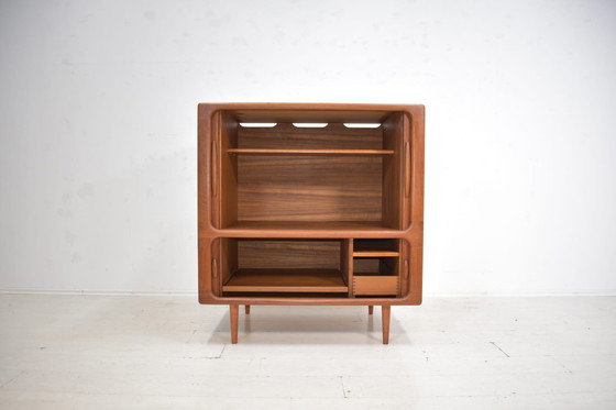 Image 1 of Aparador alto Dyrlund