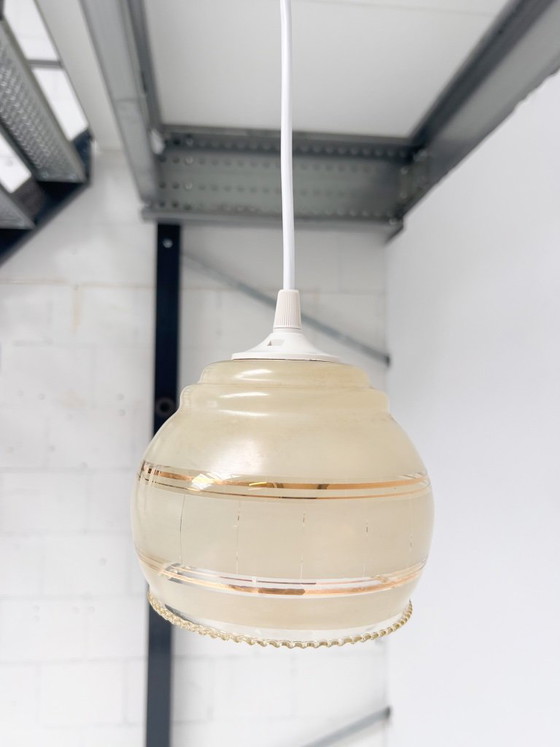 Beige Met Goudkleurige Vintage Plafondlamp, 1960's – Hanglampen, Glass, Plastic (photo 3 of 6)