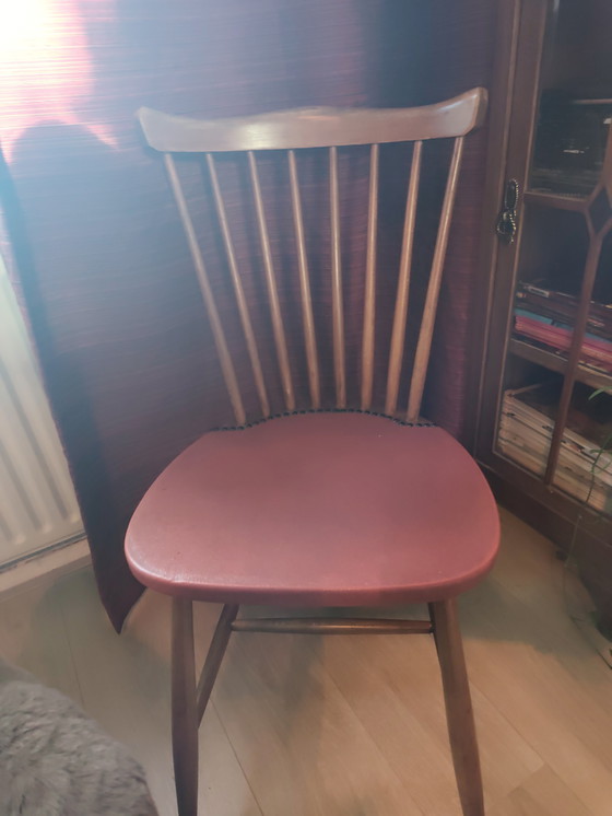 Image 1 of Cuatro sillas de comedor de listones de madera Pastoe