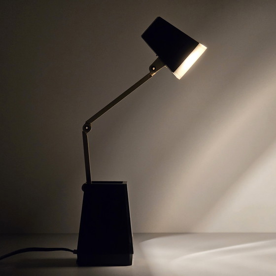 Image 1 of Vintage 1980S Windsor Hi/Lo Intensity Telescopic Adjustable Antenna Desk Lamp.