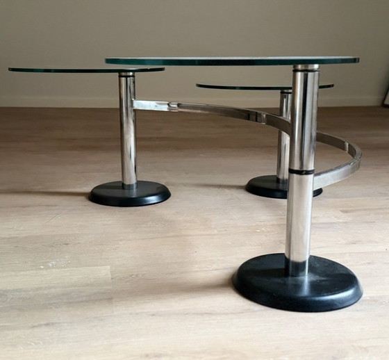 Image 1 of Nella forma del tavolino da caffè 'multi Level' di Ronald Schmitt Design.