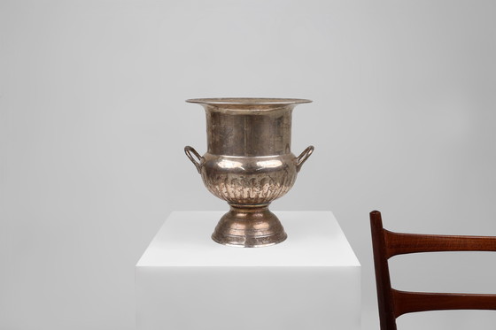 Image 1 of Seau à champagne ancien en cuivre argenté de forme Médicis, années 1890